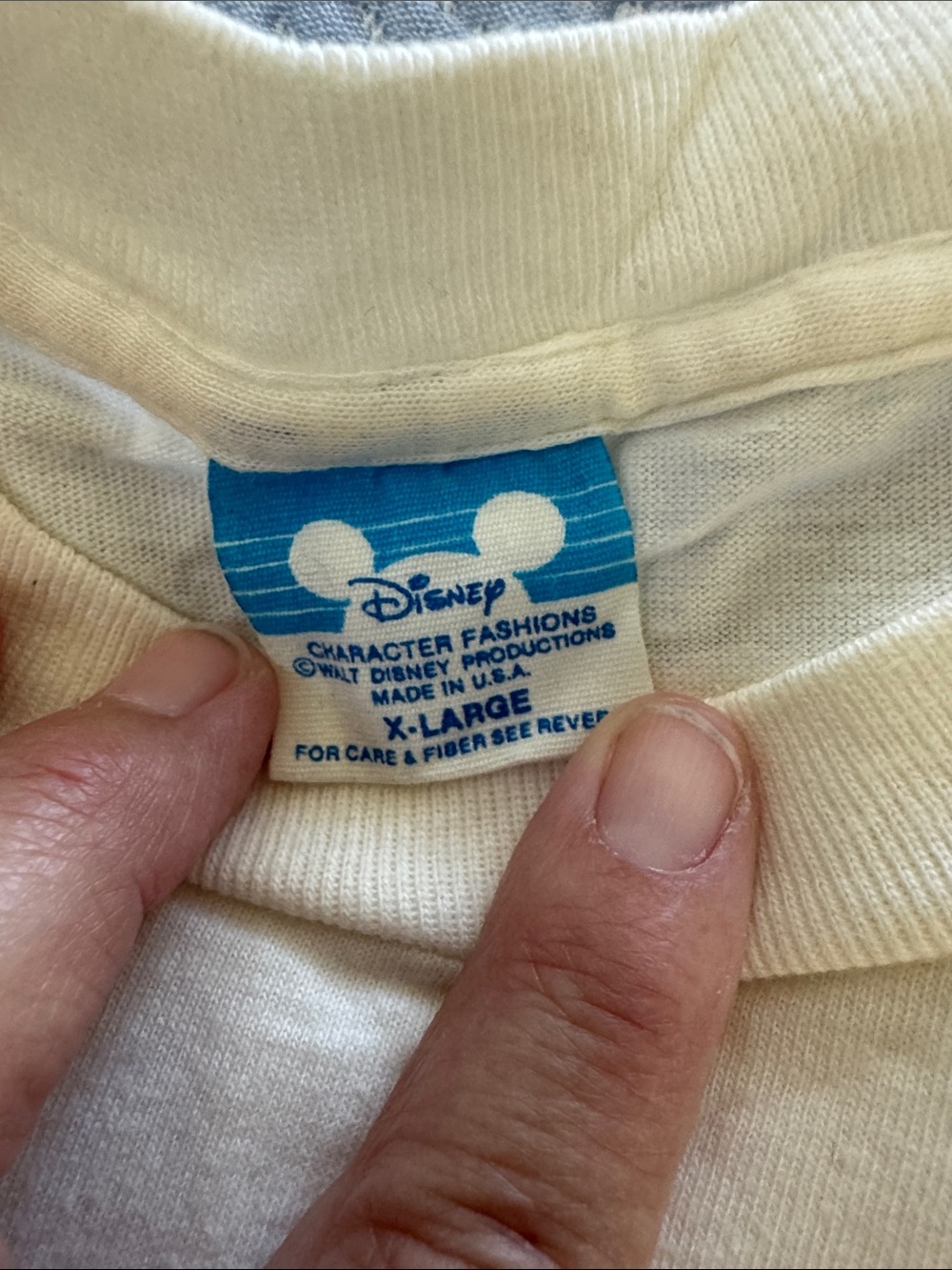 Captain EO Disneyland Vintage Tee, button &key chain-Michael Jackson themed ride - Picture 2 of 4